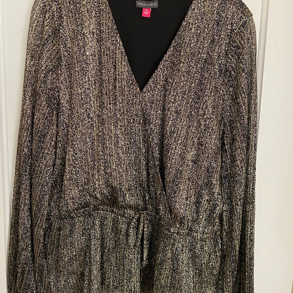 Brand new with tags. Vince Camuto women’s metallic crossover blouse size XL.